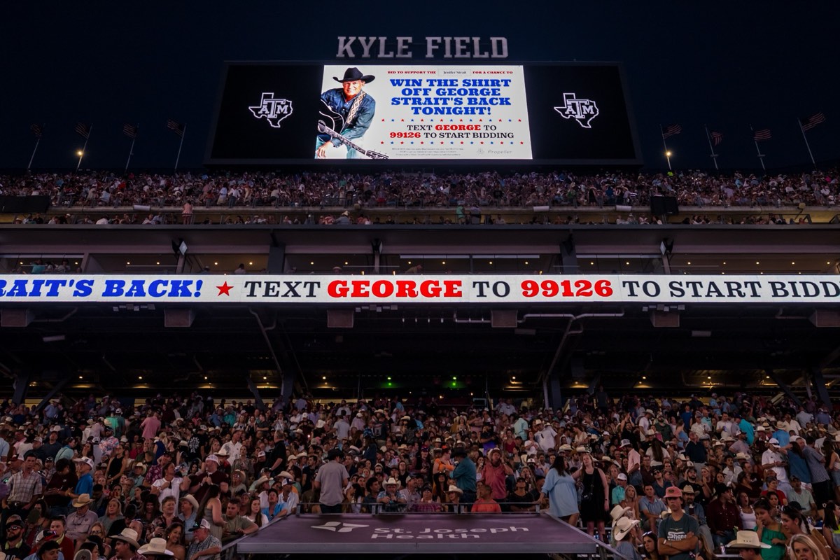 IMAG screen and ribbon board, TEXT GEORGE TO 99126